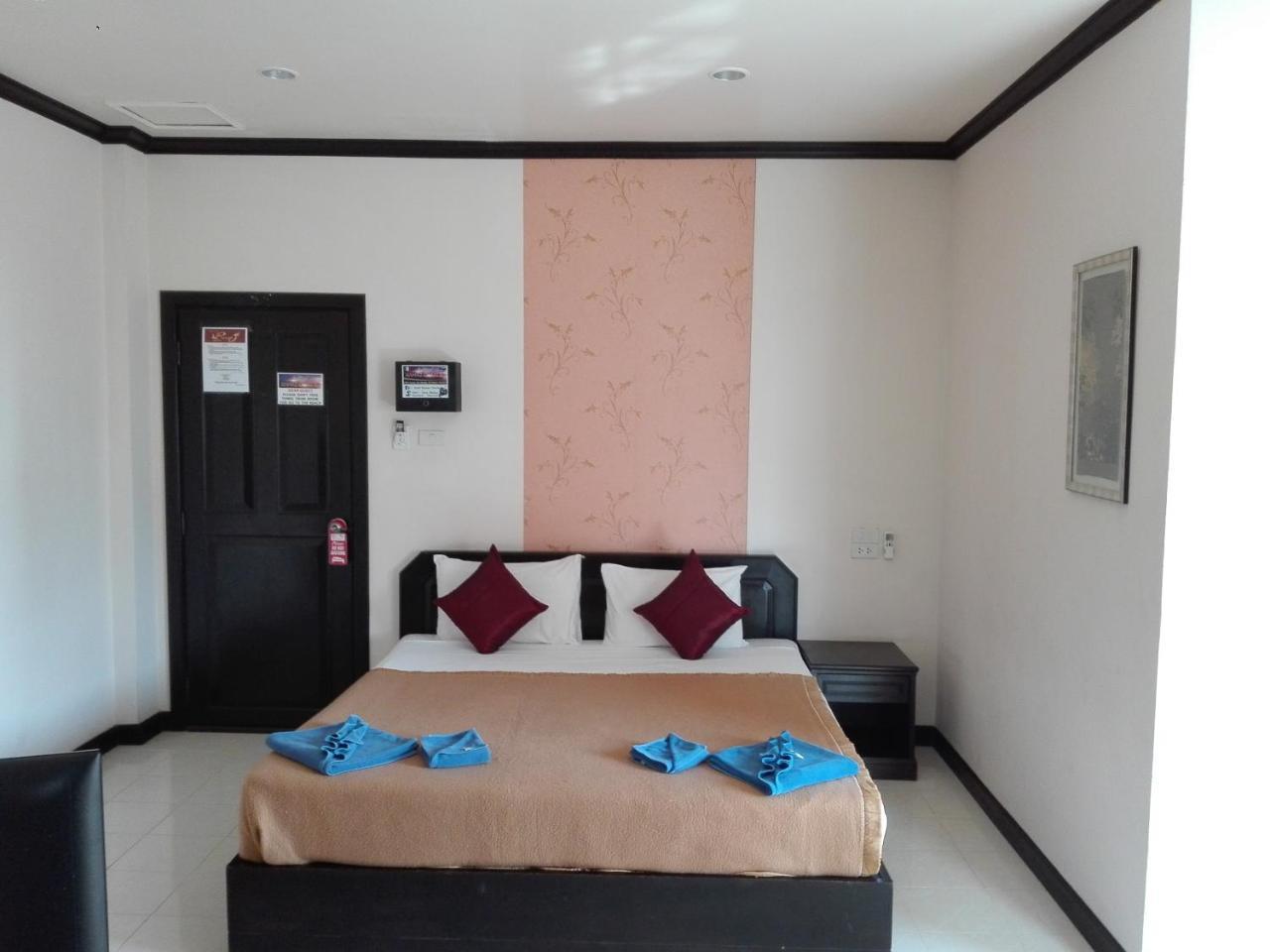 Ramaz Hotel Patong Exterior photo