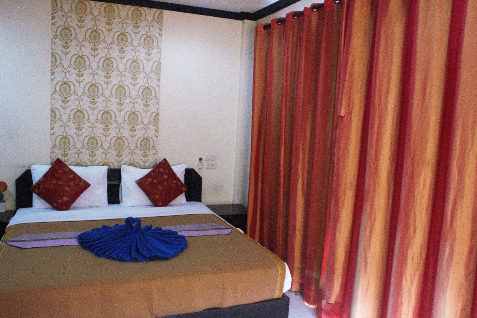 Ramaz Hotel Patong Exterior photo